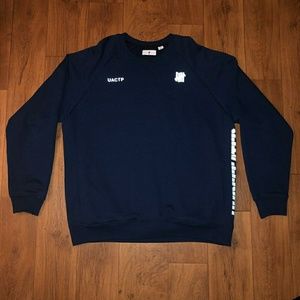 UNDEFEATED Crewneck sweatshirt
